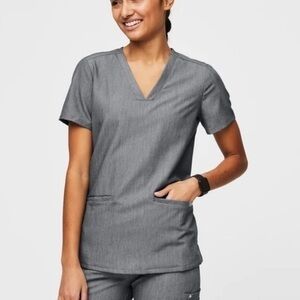 Figs Technical Collection 3 Pocket Gray Scrub Top Sz L
